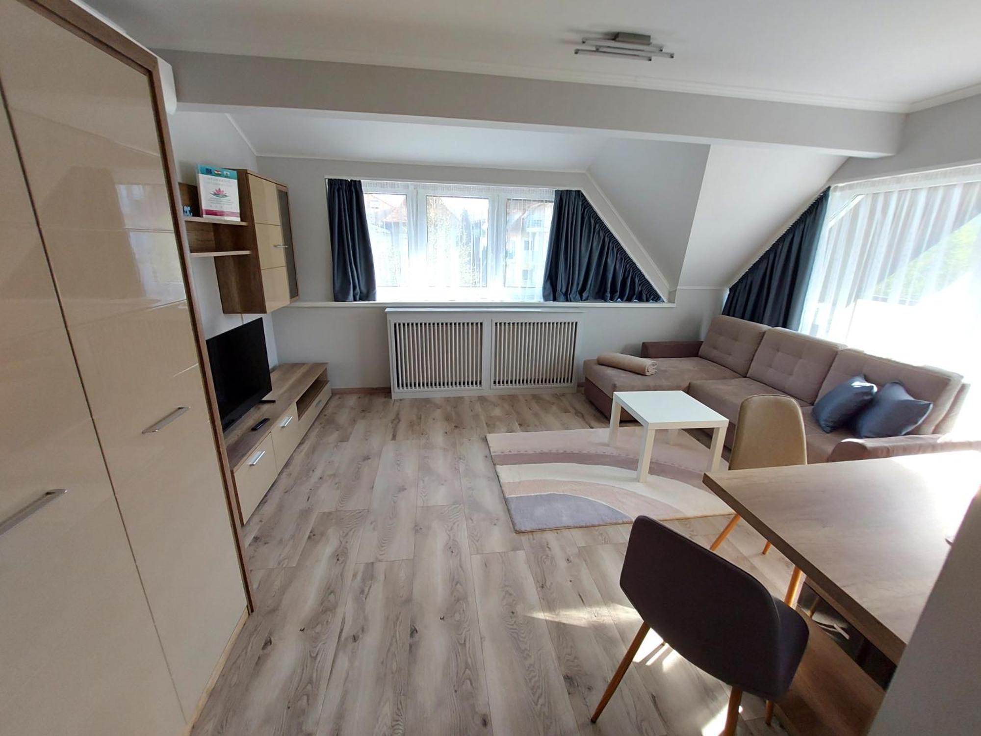Cafe Relax Apartments Hévíz Eksteriør billede