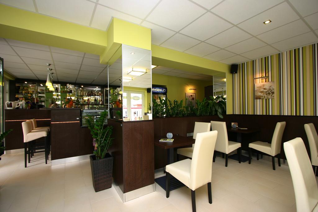 Cafe Relax Apartments Hévíz Eksteriør billede